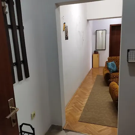Cozy Retro Apartman